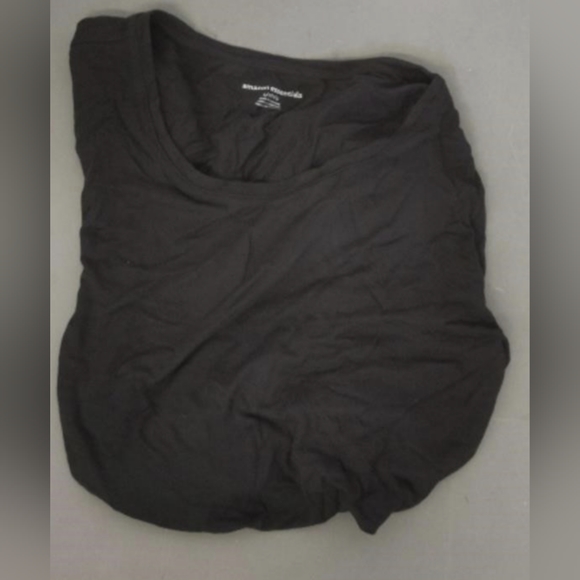 Classic black t-shirt w/ twist size S BNWOT - Picture 3 of 3